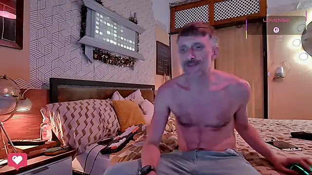 Snapshot of unclestefansdick chatting on 01-09-26, 10:00 unclestefansdick online show from 01-09-26, 10:00