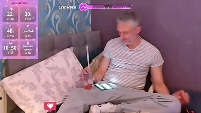 Snapshot of unclestefansdick chatting on 03-18-26, 01:09 unclestefansdick online show from 03-18-26, 01:09