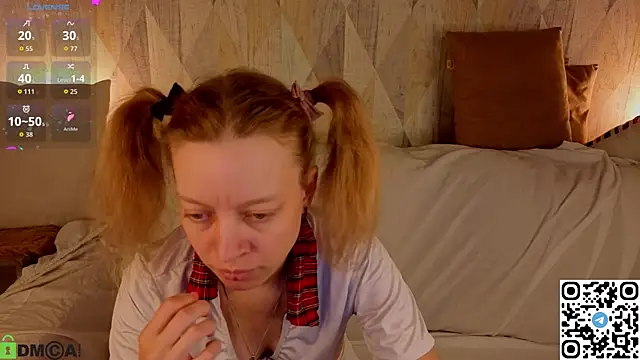 Snapshot of Michelle_Blond chatting on 06-17-26, 01:08 Michelle Blond online show from 06-17-26, 01:08