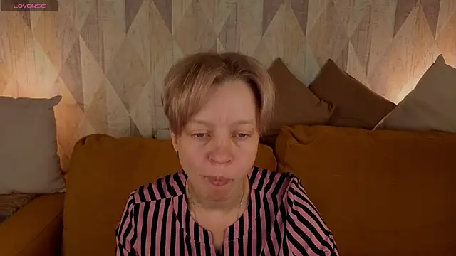 Snapshot of Michelle_Blond chatting on 07-08-26, 01:10 Michelle Blond online show from 07-08-26, 01:10