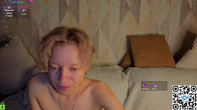 Snapshot of Michelle_Blond chatting on 07-27-26, 01:12 Michelle Blond online show from 07-27-26, 01:12