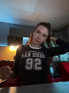 Snapshot of Vetalife chatting on 12-14-24, 09:56 Vetalife online show from 12-14-24, 09:56