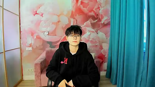 EmiliaYours online show from 12-06-24, 12:16