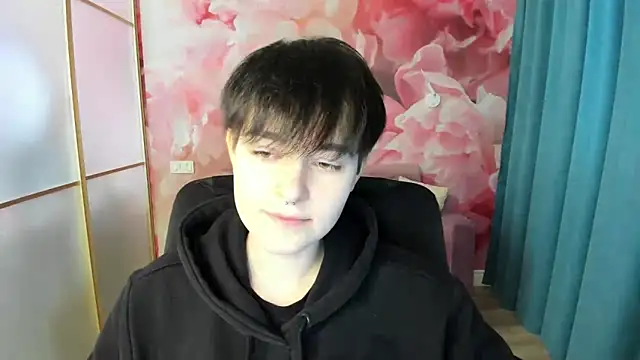 EmiliaYours online show from 12-14-24, 12:55