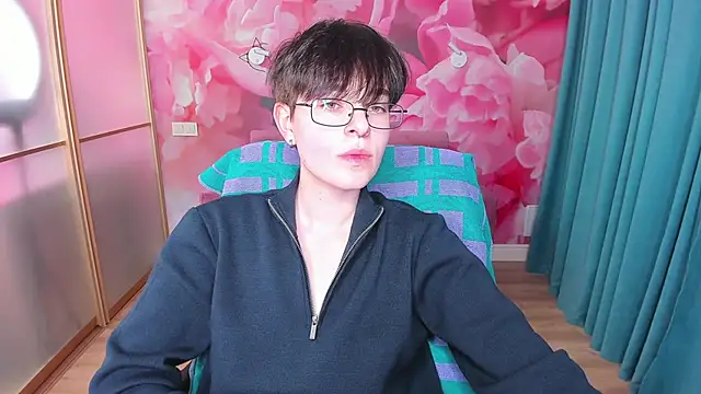 EmiliaYours online show from 01-26-25, 04:20