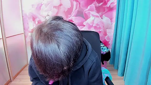 EmiliaYours online show from 01-31-25, 12:51