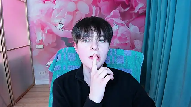 EmiliaYours online show from 02-02-25, 04:00