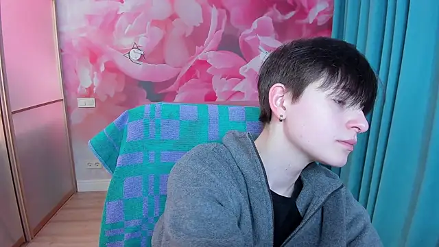 EmiliaYours online show from 02-07-25, 03:52