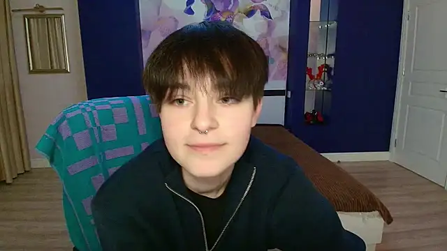 EmiliaYours online show from 02-16-25, 04:42