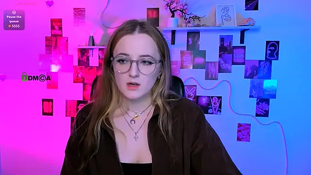 luna berryy online show from 04-14-26, 08:15