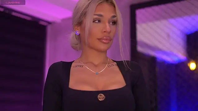 Candy Ivy online show from 10-29-25, 05:47