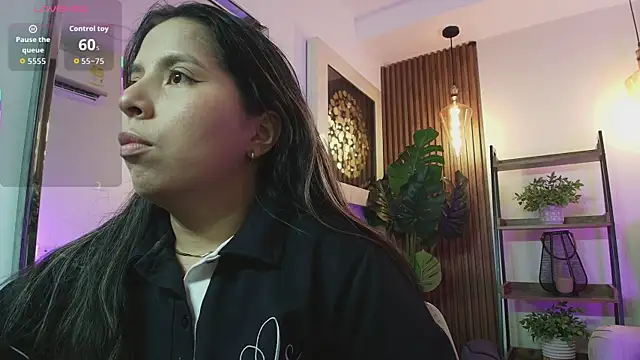 Sharlotte Milk online show from 09-20-25, 11:00