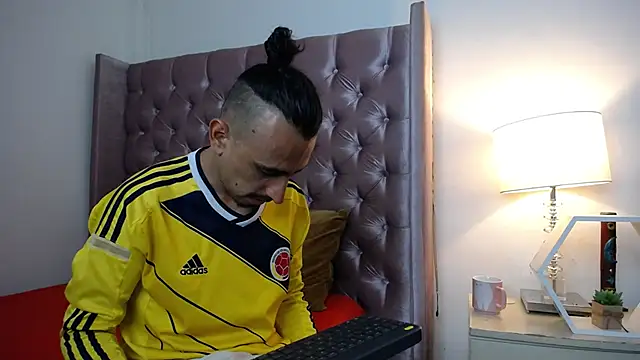 Sr Magnus  online show from 10-07-25, 07:27