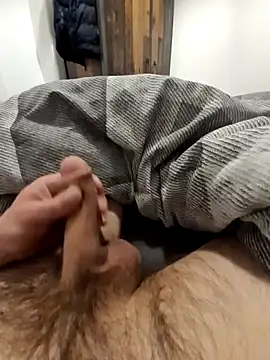 Snapshot of NiceBone000 chatting on 12-04-24, 11:02 NiceBone000 online show from 12-04-24, 11:02