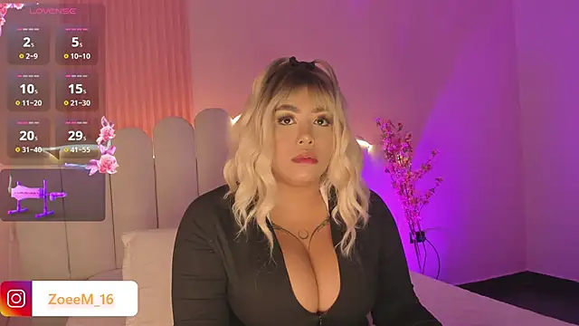 Snapshot of Zoe1_2 chatting on 11-29-25, 08:23 Zoe1 2 online show from 11-29-25, 08:23