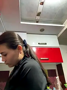 aurora divine online show from 09-11-25, 10:54