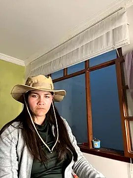 aurora divine online show from 09-26-25, 10:47