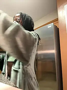 Snapshot of choclatepeaach chatting on 10-29-25, 02:52 choclatepeaach online show from 10-29-25, 02:52