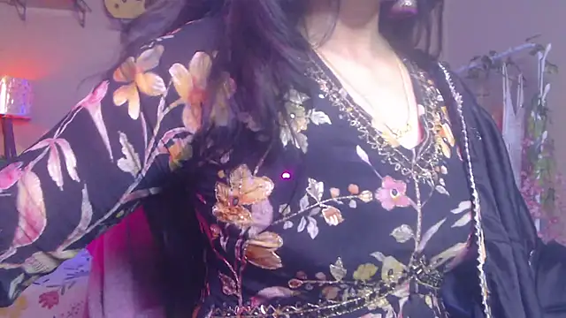 Snapshot of Zonayesha chatting on 05-27-26, 08:33 Zonayesha online show from 05-27-26, 08:33