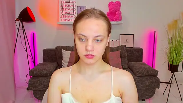 Snapshot of rora_skyline chatting on 09-19-25, 06:15 rora skyline online show from 09-19-25, 06:15