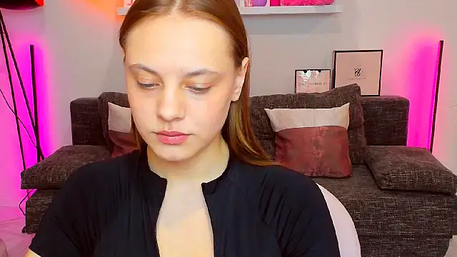 Snapshot of rora_skyline chatting on 10-28-25, 07:05 rora skyline online show from 10-28-25, 07:05