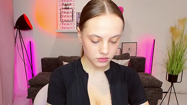 Snapshot of rora_skyline chatting on 11-06-25, 07:04 rora skyline online show from 11-06-25, 07:04