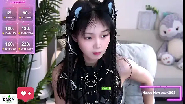 Snapshot of Sheep-1 chatting on 01-03-25, 10:41 Sheep-1 online show from 01-03-25, 10:41