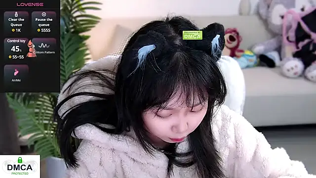 Snapshot of Sheep-1 chatting on 02-05-25, 12:06 Sheep-1 online show from 02-05-25, 12:06