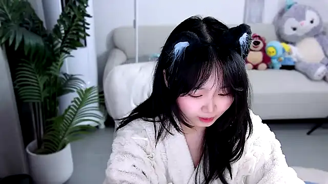 Snapshot of Sheep-1 chatting on 03-08-25, 11:27 Sheep-1 online show from 03-08-25, 11:27