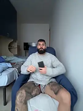 Snapshot of Gioeltoro89 chatting on 01-18-26, 04:11 Gioeltoro89 online show from 01-18-26, 04:11