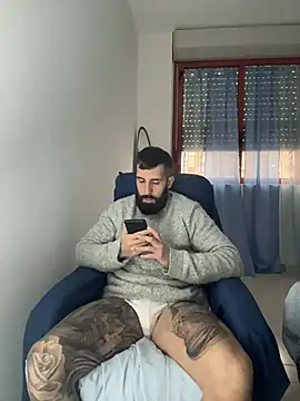 Snapshot of Gioeltoro89 chatting on 01-19-26, 04:00 Gioeltoro89 online show from 01-19-26, 04:00