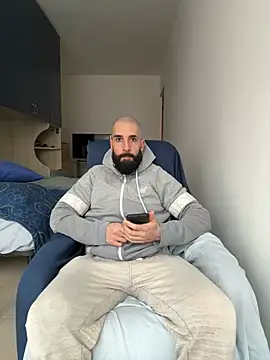 Snapshot of Gioeltoro89 chatting on 03-06-26, 03:52 Gioeltoro89 online show from 03-06-26, 03:52