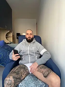 Snapshot of Gioeltoro89 chatting on 03-08-26, 03:27 Gioeltoro89 online show from 03-08-26, 03:27