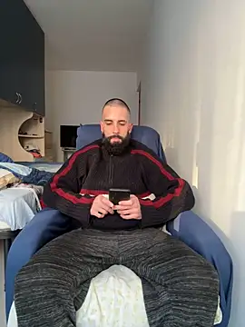 Snapshot of Gioeltoro89 chatting on 03-24-26, 04:23 Gioeltoro89 online show from 03-24-26, 04:23