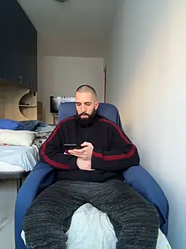 Snapshot of Gioeltoro89 chatting on 03-25-26, 04:46 Gioeltoro89 online show from 03-25-26, 04:46