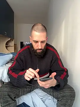 Snapshot of Gioeltoro89 chatting on 03-27-26, 04:18 Gioeltoro89 online show from 03-27-26, 04:18