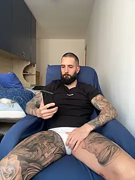 Snapshot of Gioeltoro89 chatting on 05-12-26, 02:58 Gioeltoro89 online show from 05-12-26, 02:58