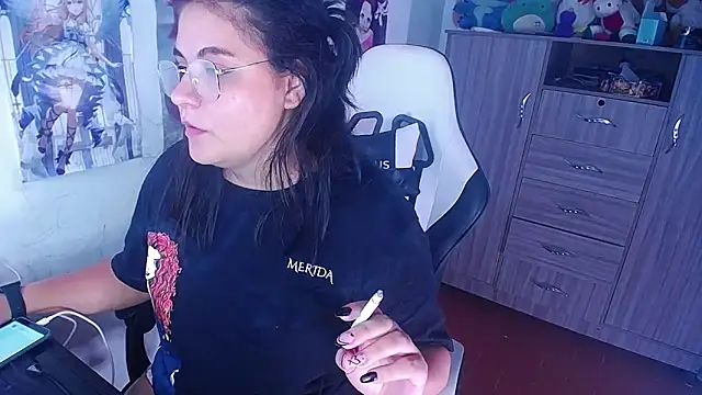 Snapshot of gigiqueen_18 chatting on 12-04-24, 06:39 gigiqueen 18 online show from 12-04-24, 06:39