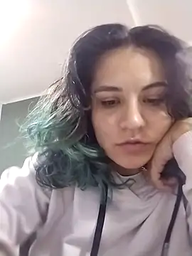 Snapshot of gigiqueen_18 chatting on 03-18-26, 02:20 gigiqueen 18 online show from 03-18-26, 02:20