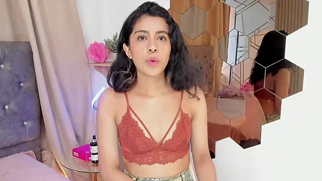 Snapshot of Alyssa_jones chatting on 02-20-26, 02:28 Alyssa jones online show from 02-20-26, 02:28