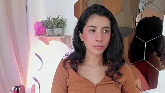 Snapshot of Alyssa_jones chatting on 02-24-26, 02:15 Alyssa jones online show from 02-24-26, 02:15