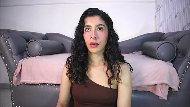 Alyssa jones online show from 06-12-26, 04:11