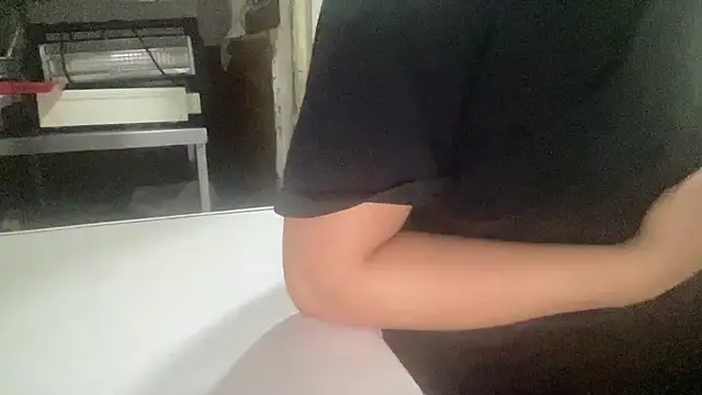 Snapshot of alarasissy chatting on 09-17-25, 07:04 alarasissy online show from 09-17-25, 07:04