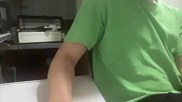 Snapshot of alarasissy chatting on 10-30-25, 05:57 alarasissy online show from 10-30-25, 05:57