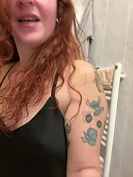 Snapshot of Nala_95 chatting on 12-19-24, 05:18 Nala 95 online show from 12-19-24, 05:18