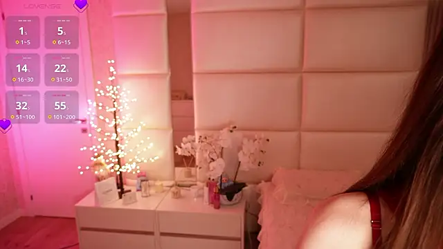 Lilly Colins online show from 03-22-26, 08:34