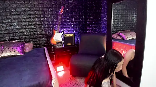 Snapshot of Calliope_dark chatting on 12-18-24, 12:07 Calliope dark online show from 12-18-24, 12:07