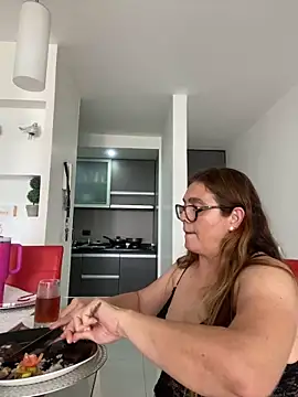 AntonellaAlondra4 online show from 01-13-25, 06:38