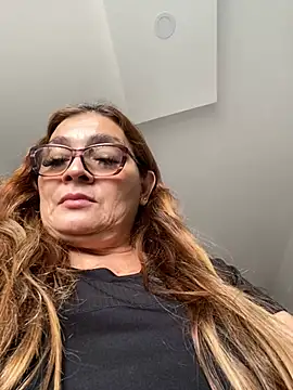AntonellaAlondra4 online show from 02-17-25, 06:48