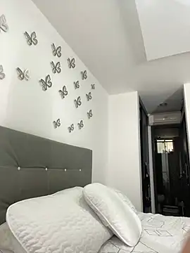 AntonellaAlondra4 online show from 03-18-25, 01:42